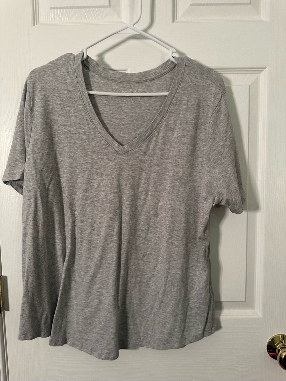 DKNY Heather Gray V-Neck Short Sleeve Tee